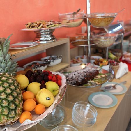 Euro Hotel กาสชินา ภายนอก รูปภาพ